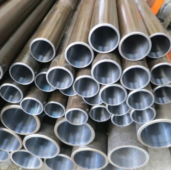 Трубы горячедеформированные стальные 133x8